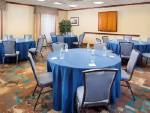 Hampton Inn & Suites Mansfield Hotels in Mansfield