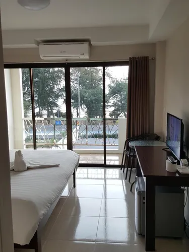 รูปภาพของYellow House Rayong