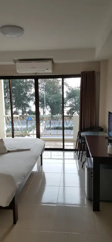ห้องดีลักซ์พร้อมระเบียง-ติดชายหาด