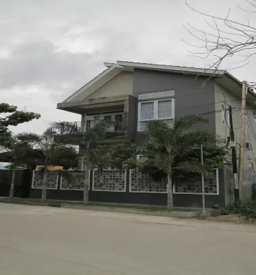 Alas Djati Guest House - 1 rumah GOR 바닥 주변 호텔