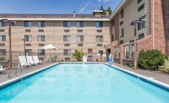 Quality Inn & Suites Clackamas - Portland