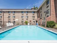 Quality Inn & Suites Clackamas - Portland