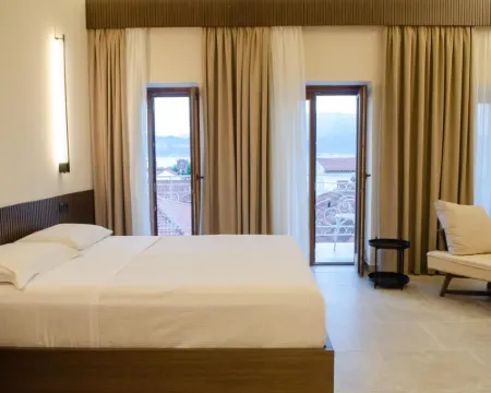 Leone Suites Hotels in Naupactus