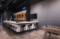 Aloft Omaha West - bar