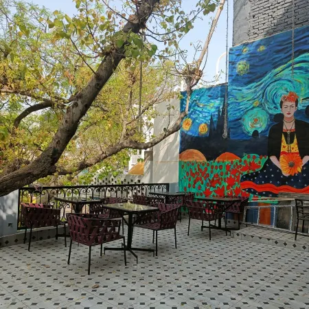 Maya Hotel & Restaurant