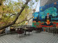 Maya Hotel & Restaurant