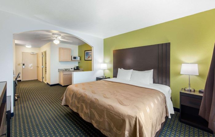 Quality Inn & Suites Clayton, NM