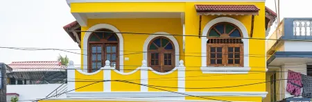 The Barracks Cochin Отели рядом со станцией Metro  Aluva Railway Station