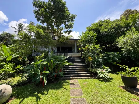 Hibiscus Villa Отели рядом с достопримечательностью «Унаватуна»