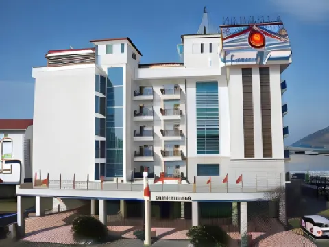 Ocean Grand Hotel Hotels near Hamdeok Beach