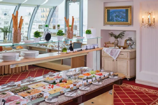 Онегин Отели рядом с достопримечательностью «Ural Ryibni Conserva im. M.P.Musorskogo»