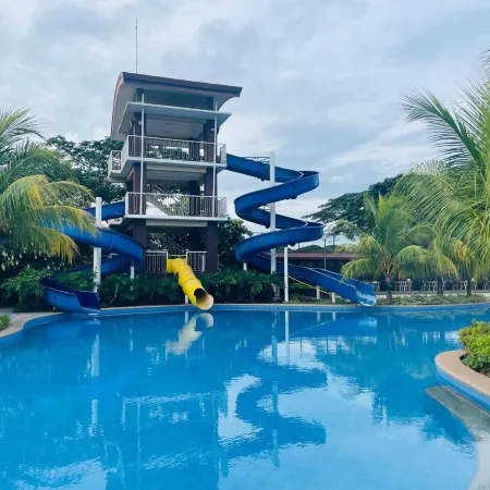 Aquamira Hotel & Resort
