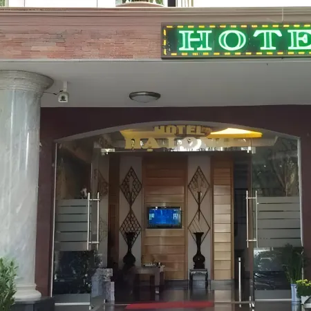Ha Long Hotel Отели рядом с достопримечательностью «Гипермаркет Vincom Plaza Thu Duc»