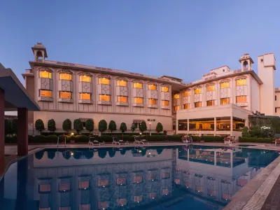 KK Royal Hotel & Convention Centre Hotels in Amer