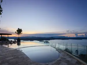 The Brown, Guatape, Autograph Collection