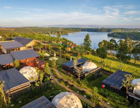 Olala Glamping Bao Loc Отели в г. B' La