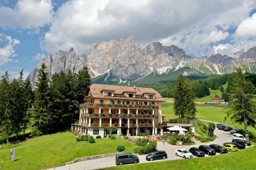 Boutique Hotel Villa Blu Cortina d'Ampezzo - Haustierfreundliche