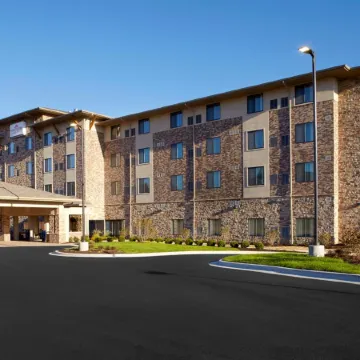 Hawthorn Suites by Wyndham Wheeling at the Highlands