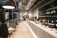 B&B Hotel Basel - Quầy bar