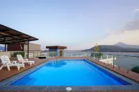 Intouch Riverside Hotel - piscine