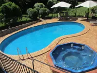 Chestnut Tree Holiday Units - Pools