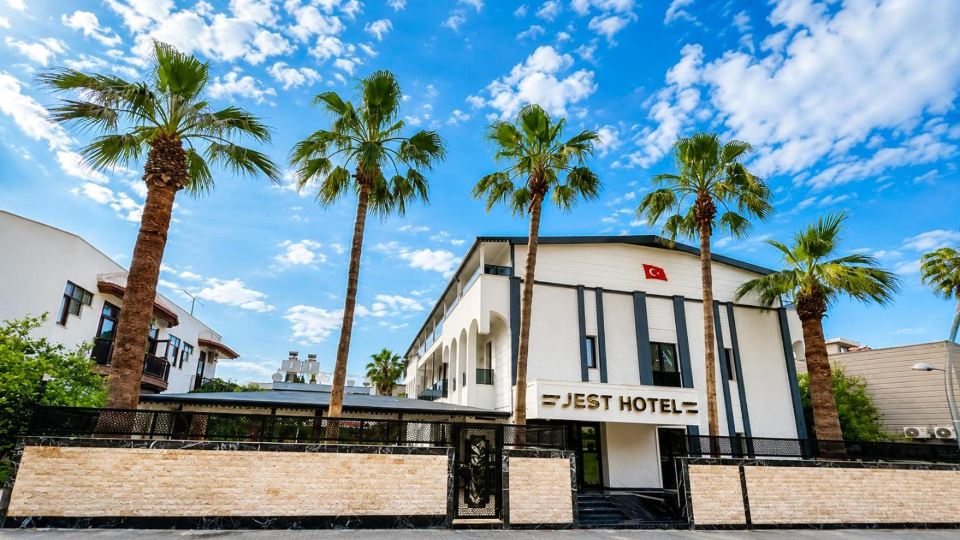 Jest Hotel