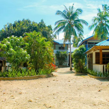 Rainbow Bay Beach & Dive Resort