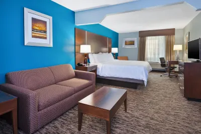 Holiday Inn Express & Suites Carmel North - Westfield Hotels near CrossRoads Church At Westfield