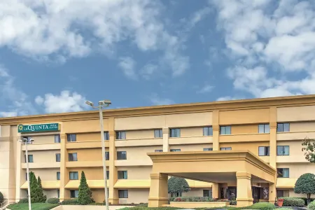 La Quinta Inn & Suites by Wyndham Atlanta Roswell Отели в г. Розуэлл