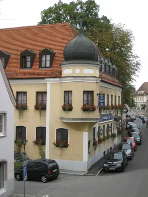 Altstadthotel Schex Hotels in Erharting