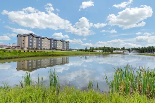 Devonian Hotel and Suites Hotels in Fox Creek