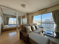 Sriracha Avenue Hoteles en Si Racha