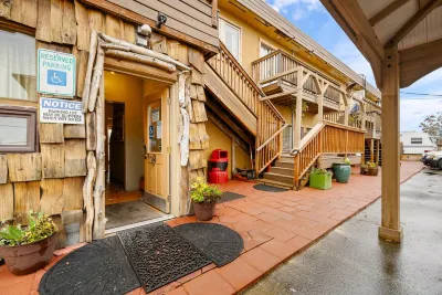 쿱쿠지악 인  호텔