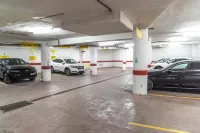 格拉納達中心酒店 - 停車場