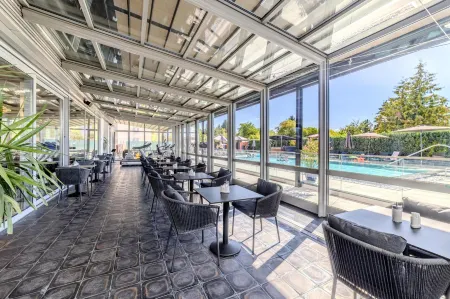 Hotel Aura Design & Garden Pool Отели в г. Predboj