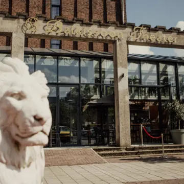 Chasse Residency Hotel Отели рядом с достопримечательностью «Мост Питон»