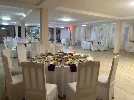 Отель Турист Бобруйск Отели рядом с достопримечательностью «Здание центральной библиотеки»