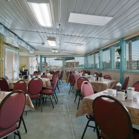 Howard Johnson by Wyndham Ocean City Oceanfront