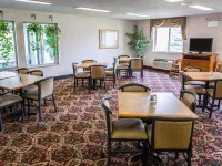 Quality Inn & Suites Woodstock Near Lake Geneva Hotels in McHenry County
