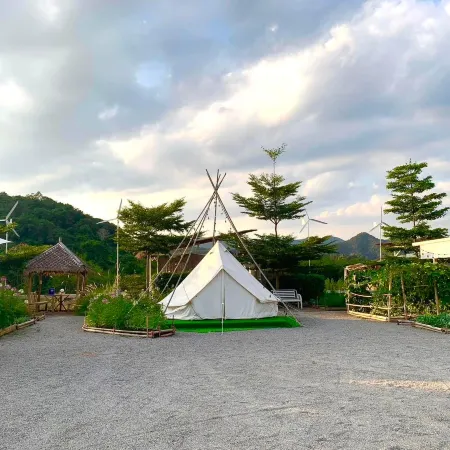 Luv Mountain & Flower Camp Pala-U