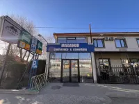 Отель Маданур Отели рядом с достопримечательностью «Бугу Базар»