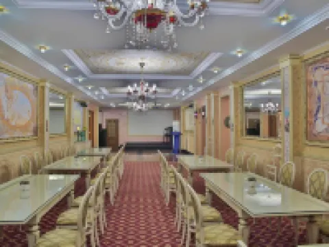Amsterdam Hotel Aktobe โรงแรมในอักเตอเบีย 