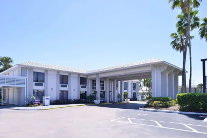 Clarion Inn & Suites Across from Universal Orlando Resort