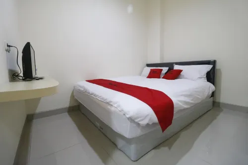 RedDoorz Plus Near Mall Ciputra Jakarta