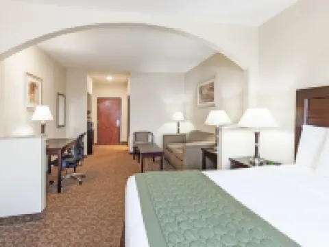 GRANDER INN & SUITES by IHG Hotels in Tyler