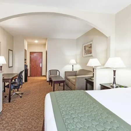 GRANDER INN & SUITES by IHG
