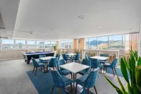 Pacific Monarch Hotel - Kitchens