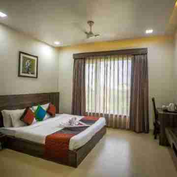 Hotel the Royal Bharti Rooms