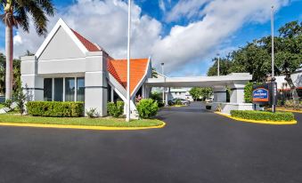Howard Johnson by Wyndham Vero Beach / Downtown