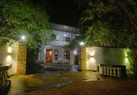 Aura City Hostel - Bãi đậu xe